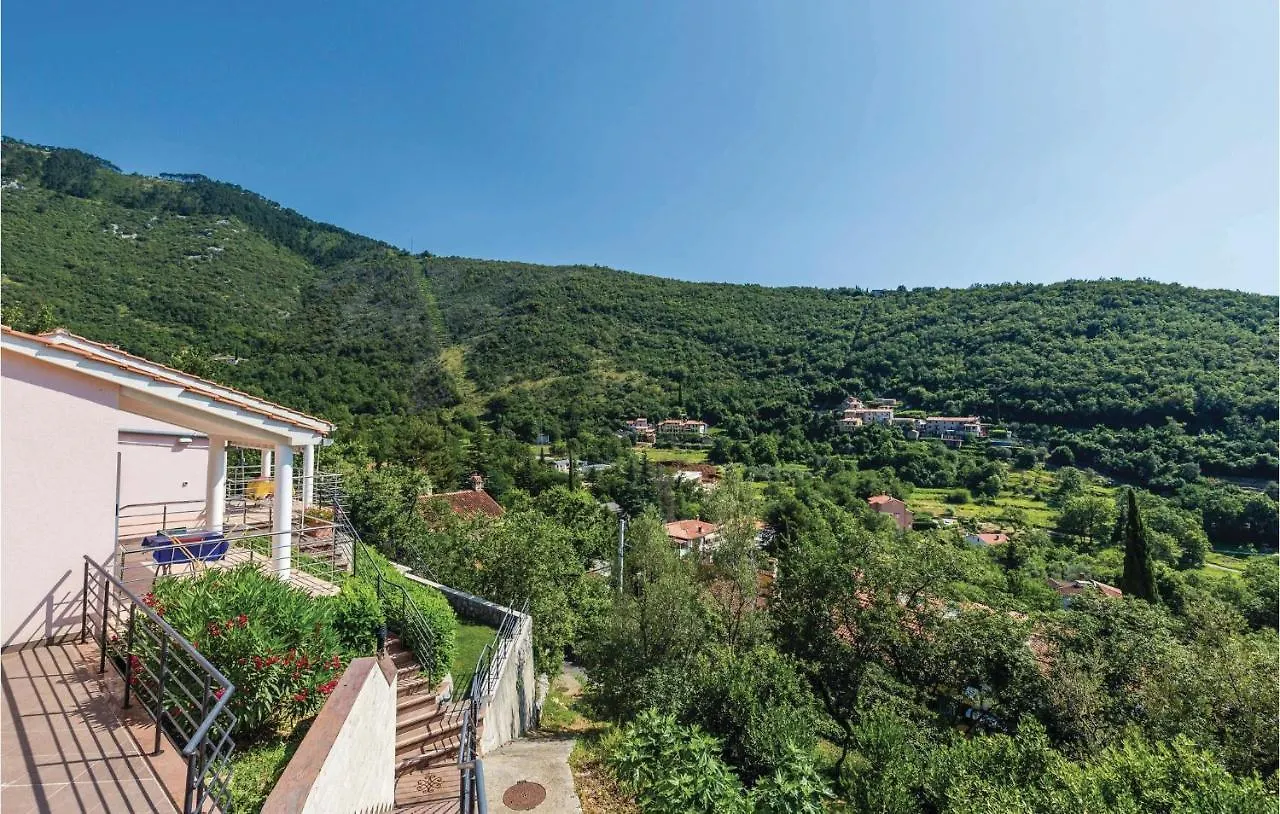 Lovely Apartment In Moscenicka Draga With Kitchen